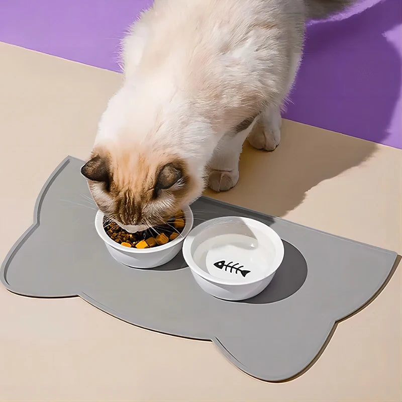 Silicone pet feeding mat for cats and dogs – non-slip, waterproof and easy to clean