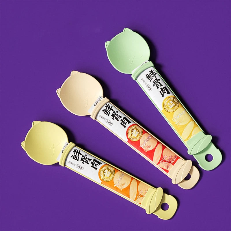 Cat treat squeeze spoon 2-pack – durable plastic, available in green, pink and yellow