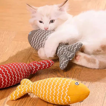Catnip fish toy for cats – natural raffia material, available in 4 colors