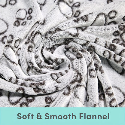 Soft fluffy pet blanket for cats and dogs – cozy and warm, available in multiple sizes and colors